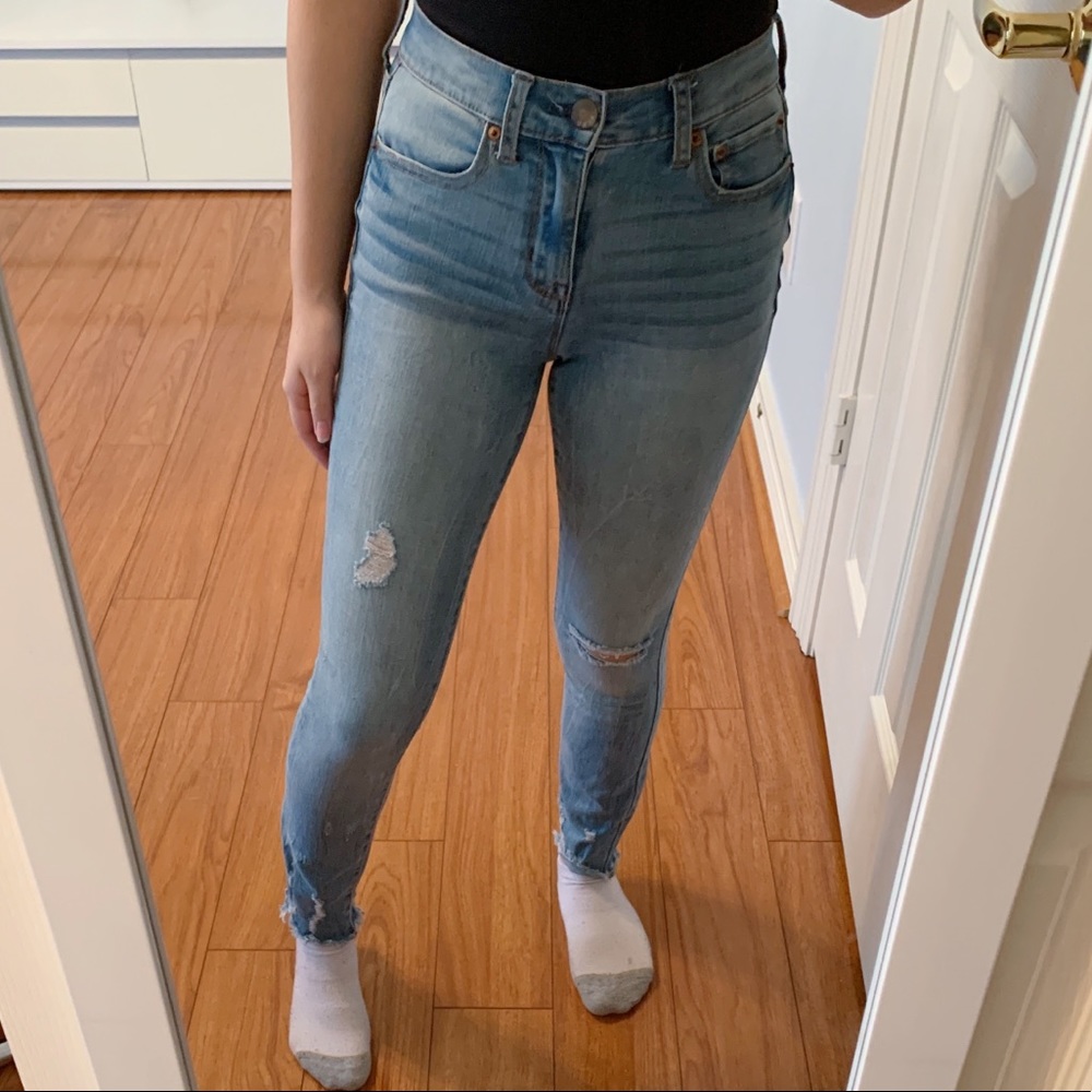 Aeropostale High Waisted Distressed Jeans Size 0